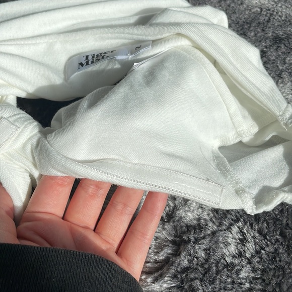 Tiger mist tie front crop top in white - Picture 3 of 4